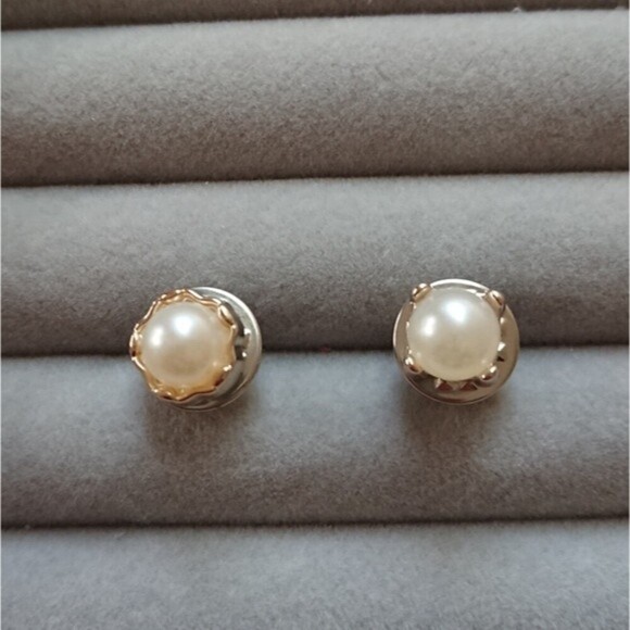 Mix and match faux pearl brooch/pins set#5 - Picture 1 of 4